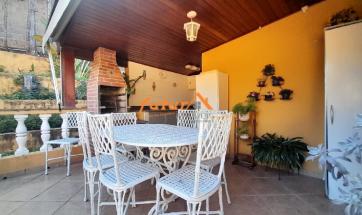 CASA EM CONDOMÍNIO 