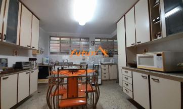 CASA EM CONDOMÍNIO 