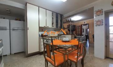 CASA EM CONDOMÍNIO 