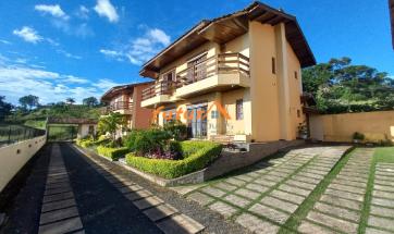 CASA EM CONDOMÍNIO FECHADO