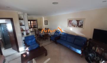 CASA EM CONDOMÍNIO FECHADO