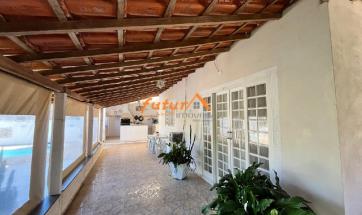 CASA EM BAIRRO