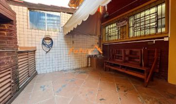 CASA EM CONDOMÍNIO