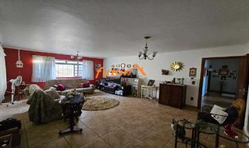CASA EM BAIRRO