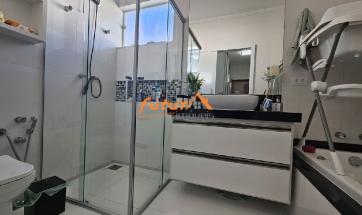 EXCELENTE CASA EM BAIRRO