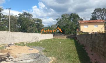 CHÁCARA EM BAIRRO