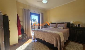 CASA EM COND. FECHADO