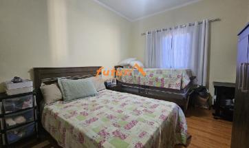 CASA EM COND. FECHADO