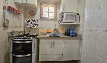 CASA EM COND. FECHADO