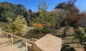 CASA EM BAIRRO PRÓX. CENTRO