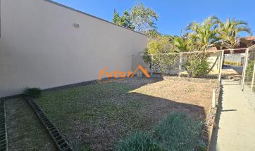 CASA EM BAIRRO PRÓX. CENTRO