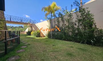 CASA EM COND. FECHADO