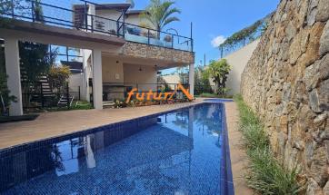 CASA EM COND. FECHADO