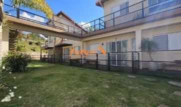 CASA EM COND. FECHADO