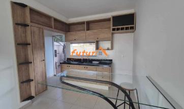CASA EM COND. FECHADO