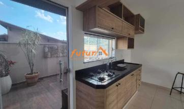 CASA EM COND. FECHADO
