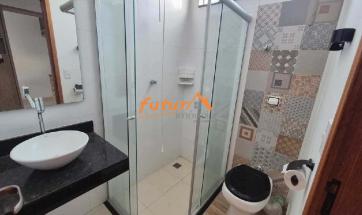 CASA EM COND. FECHADO