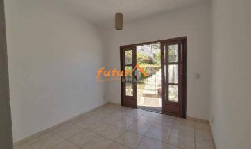 CASA EM BAIRRO