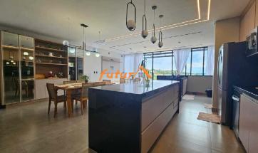CASA EM COND. FECHADO