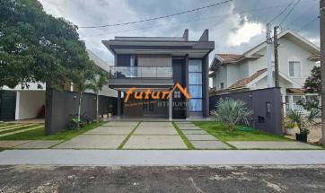 CASA EM COND. FECHADO