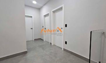 CASA EM COND. FECHADO