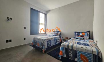 CASA EM COND. FECHADO