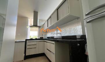 CASA EM COND. FECHADO