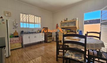 CASA EM BAIRRO
