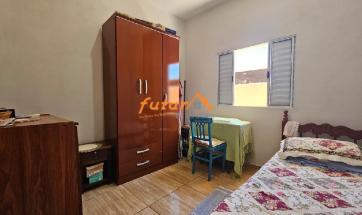 CASA EM BAIRRO