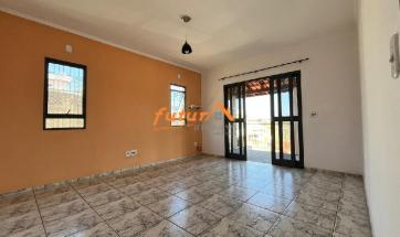 CASA EM BAIRRO
