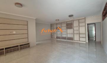 CASA EM BAIRRO NOBRE