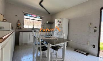 CASA PRÓXIMO AO CENTRO