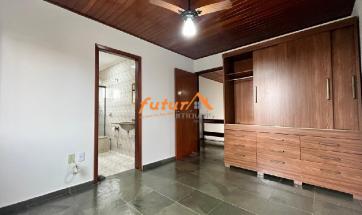 CASA EM COND. FECHADO