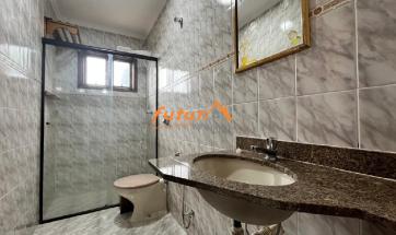 CASA EM COND. FECHADO