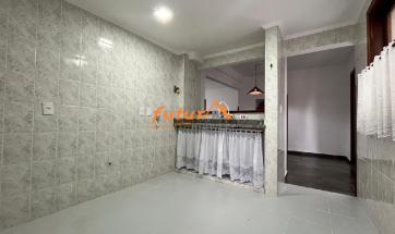 CASA EM COND. FECHADO