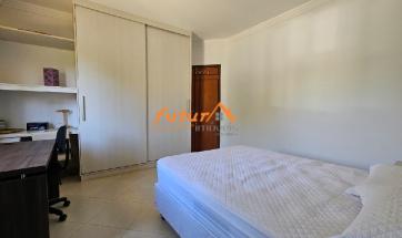 EXCELENTE CASA EM BAIRRO