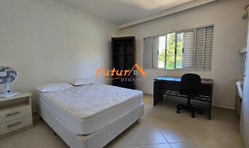 EXCELENTE CASA EM BAIRRO