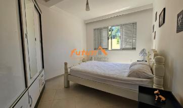 EXCELENTE CASA EM BAIRRO