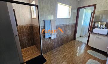 EXCELENTE CASA EM BAIRRO