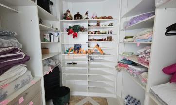 EXCELENTE CASA EM BAIRRO