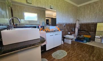 EXCELENTE CASA EM BAIRRO