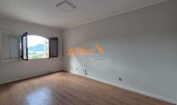 CASA EM BAIRRO