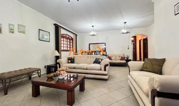 CASA EM BAIRRO