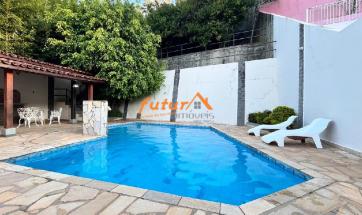 CASA EM BAIRRO