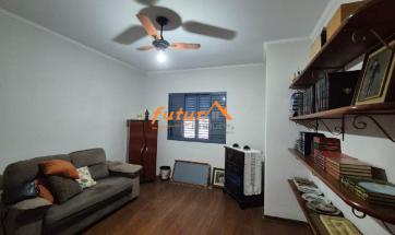 CASA EM BAIRRO PROX. CENTRO