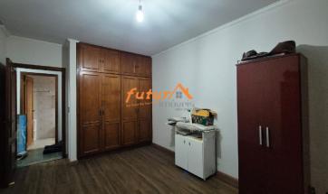 CASA EM BAIRRO PROX. CENTRO