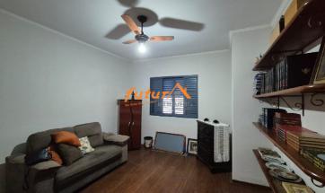 CASA EM BAIRRO PROX. CENTRO