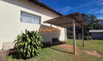 CHÁCARA EM BAIRRO
