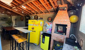 CASA EM BAIRRO