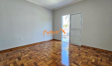 Casa Reformada Próx. ao Centro em Serra Negra